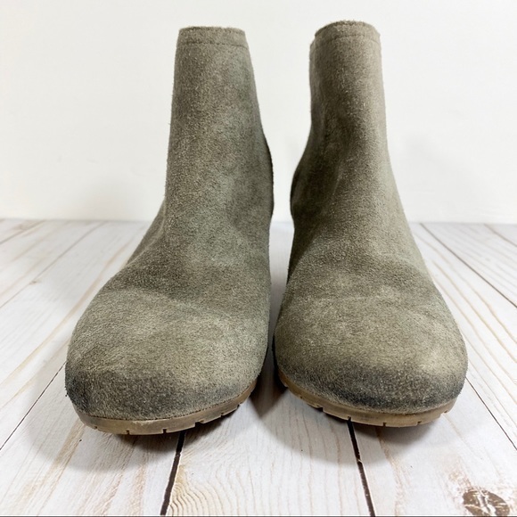 Kenneth Cole Reaction Taupe Suede Tassel Booties 6.5 - Picture 2 of 11
